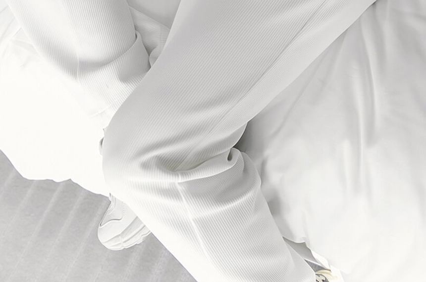 CHIC ERRO - Middelhoge effen rechte broek