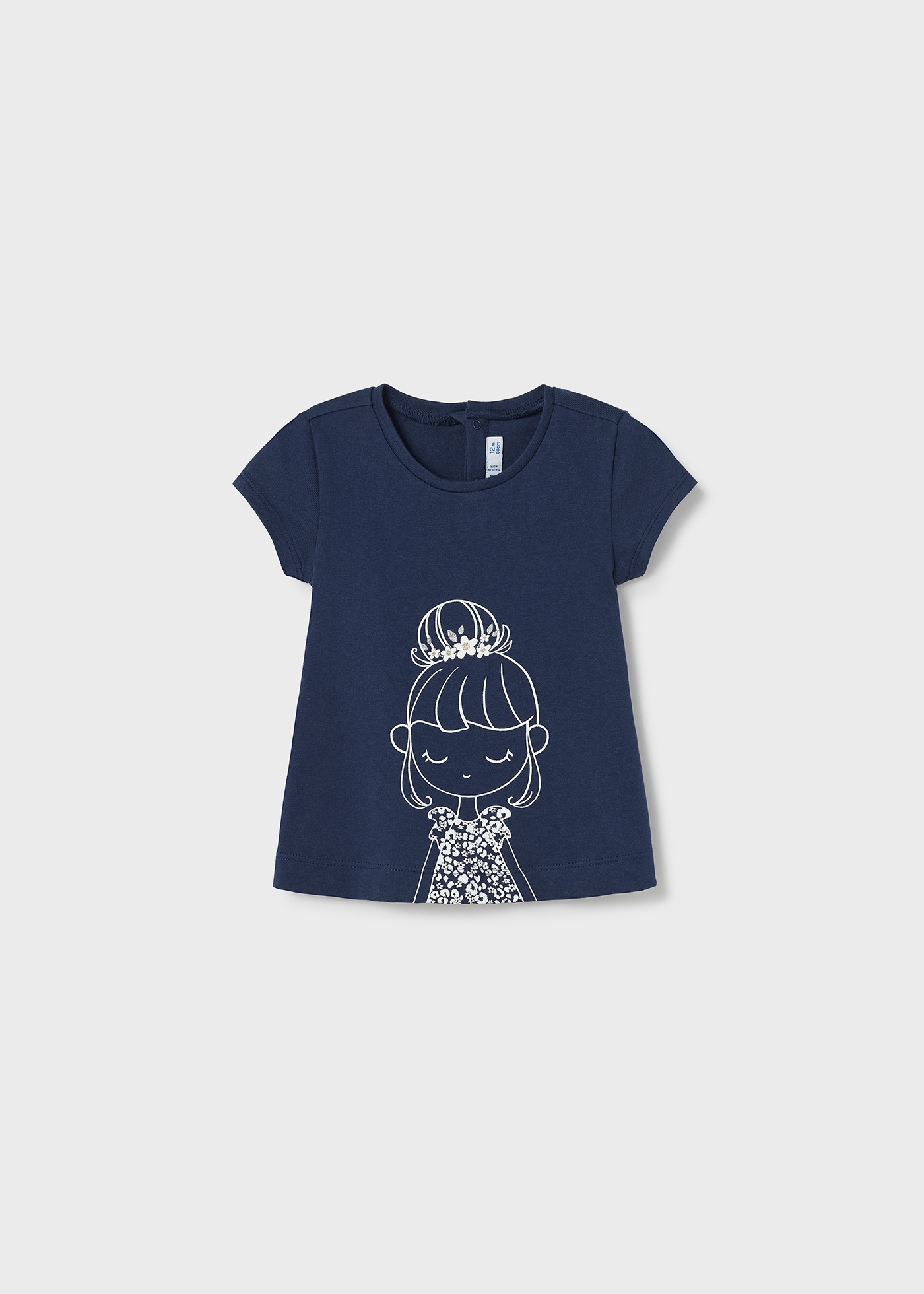 Camiseta infantil com estampa feita em algodão sustentável.