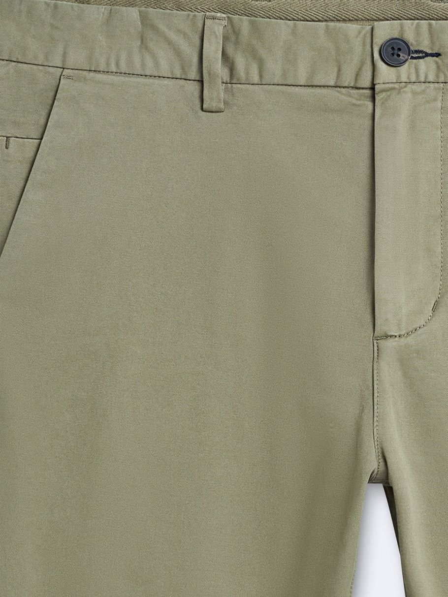 Chino slim en coton élasthane uni