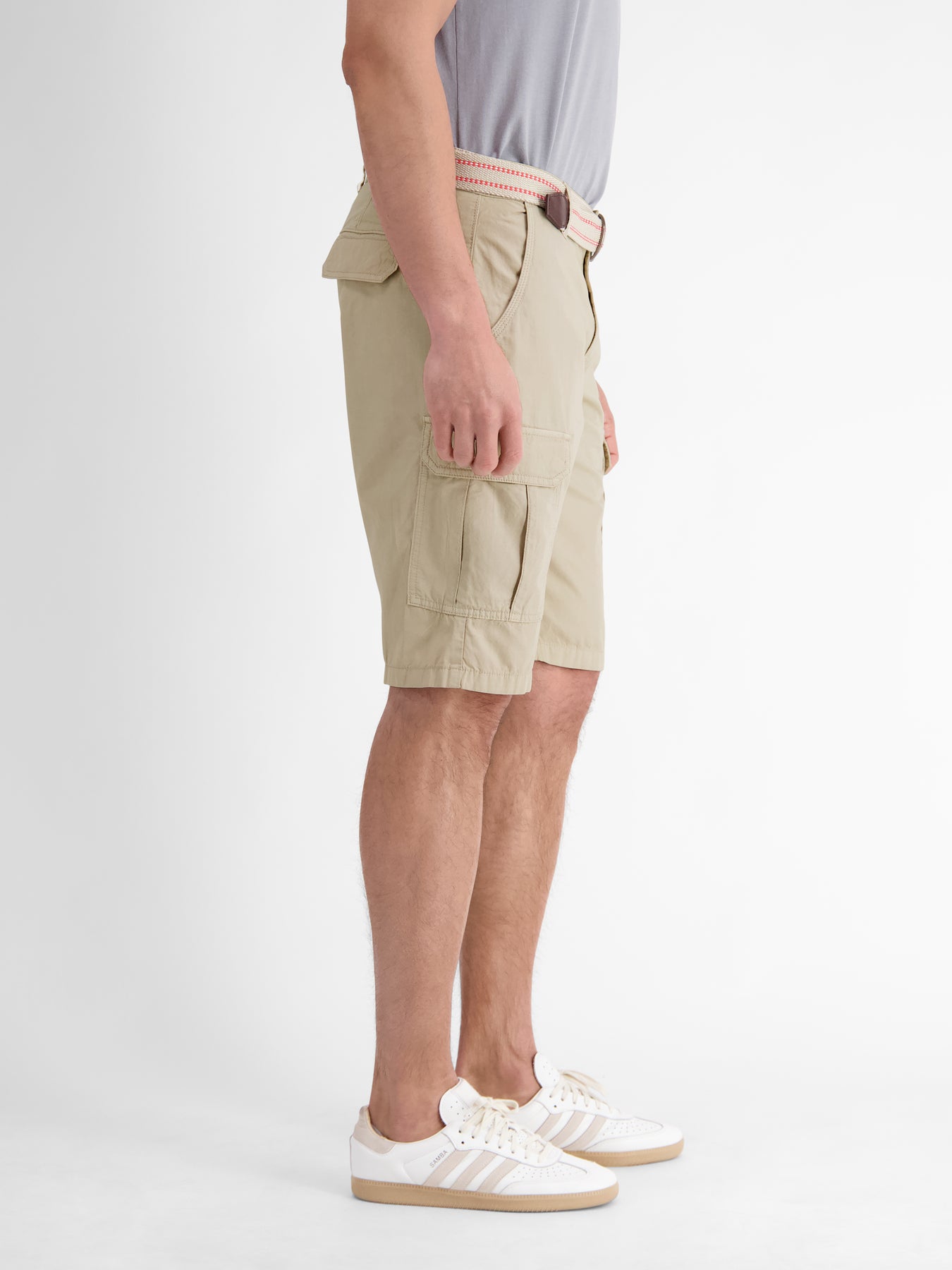 Cargo-Bermuda mit Gürtel