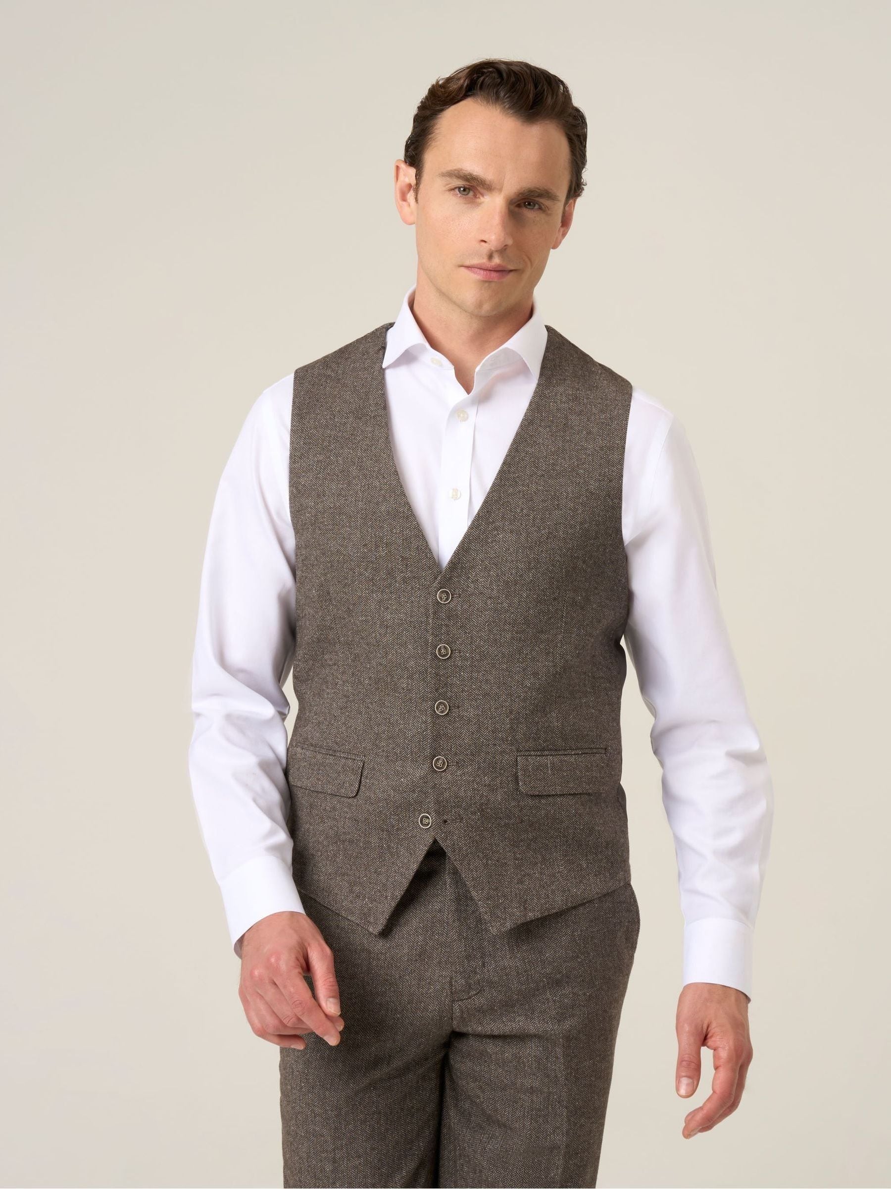 Bruin - Skopes Jude maatsnit getailleerd vest