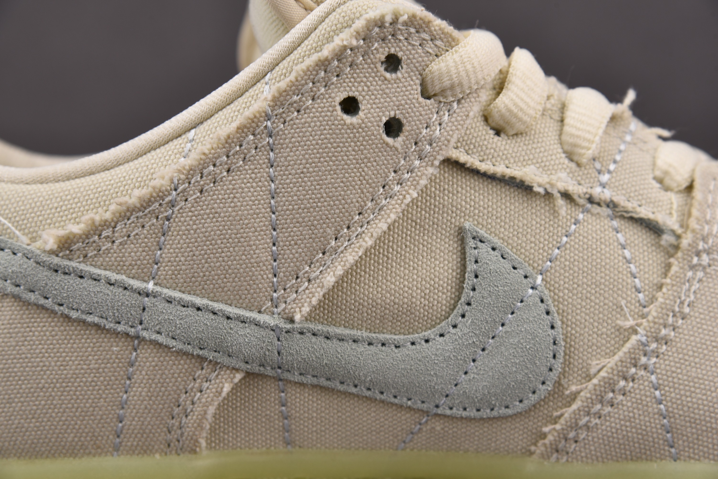 Nike SB Dunk Low Mummy