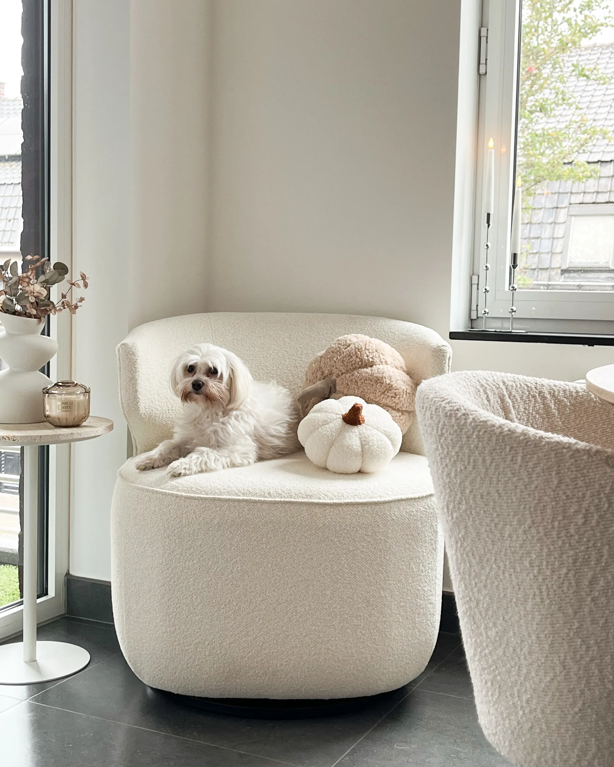 Draaifauteuil MOLLEBY Bouclé Gebroken wit
