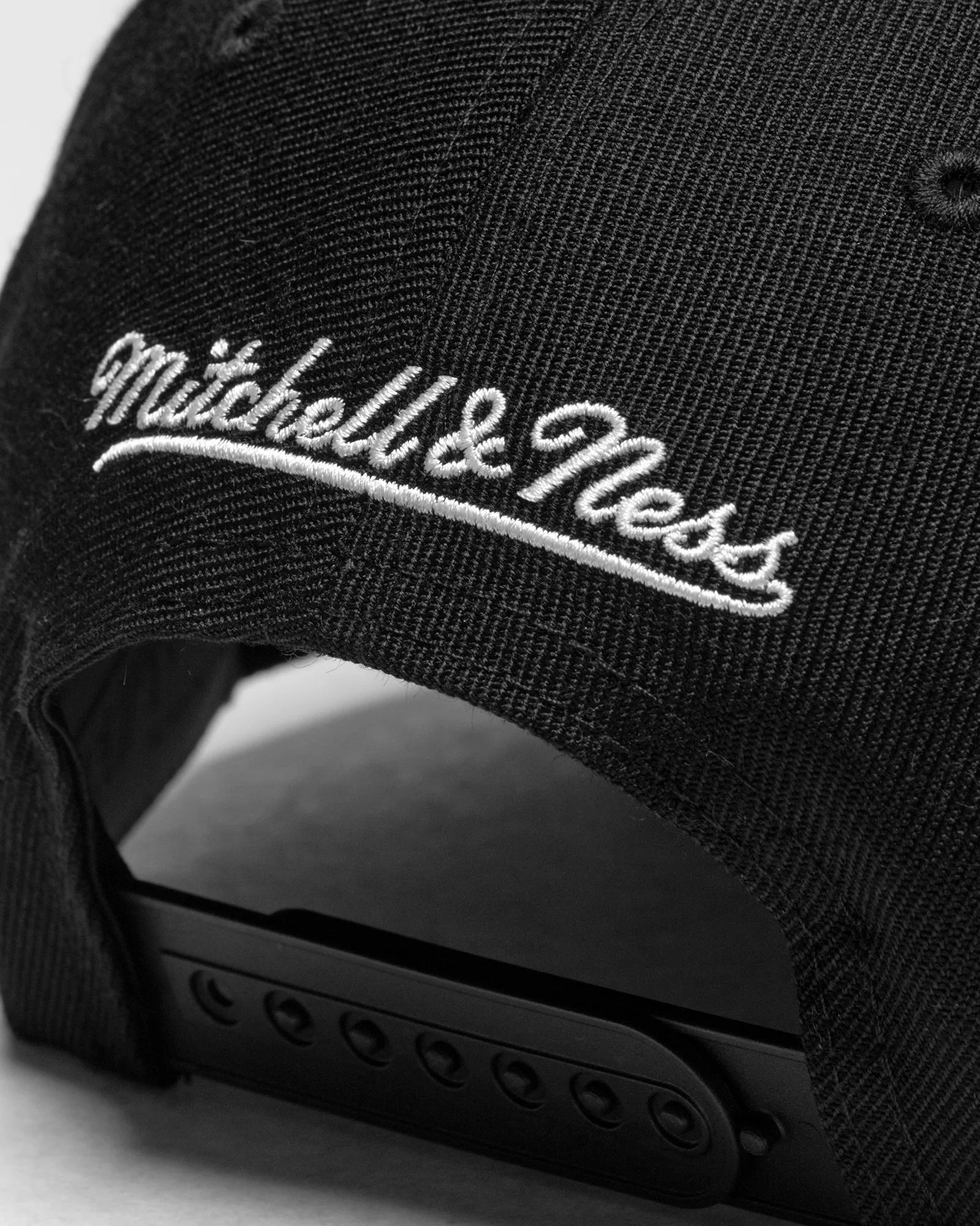 Mitchell & Ness NBA TEAM SCRIPT 2.0 SNAPBACK CAP BROOKLYN NETS
