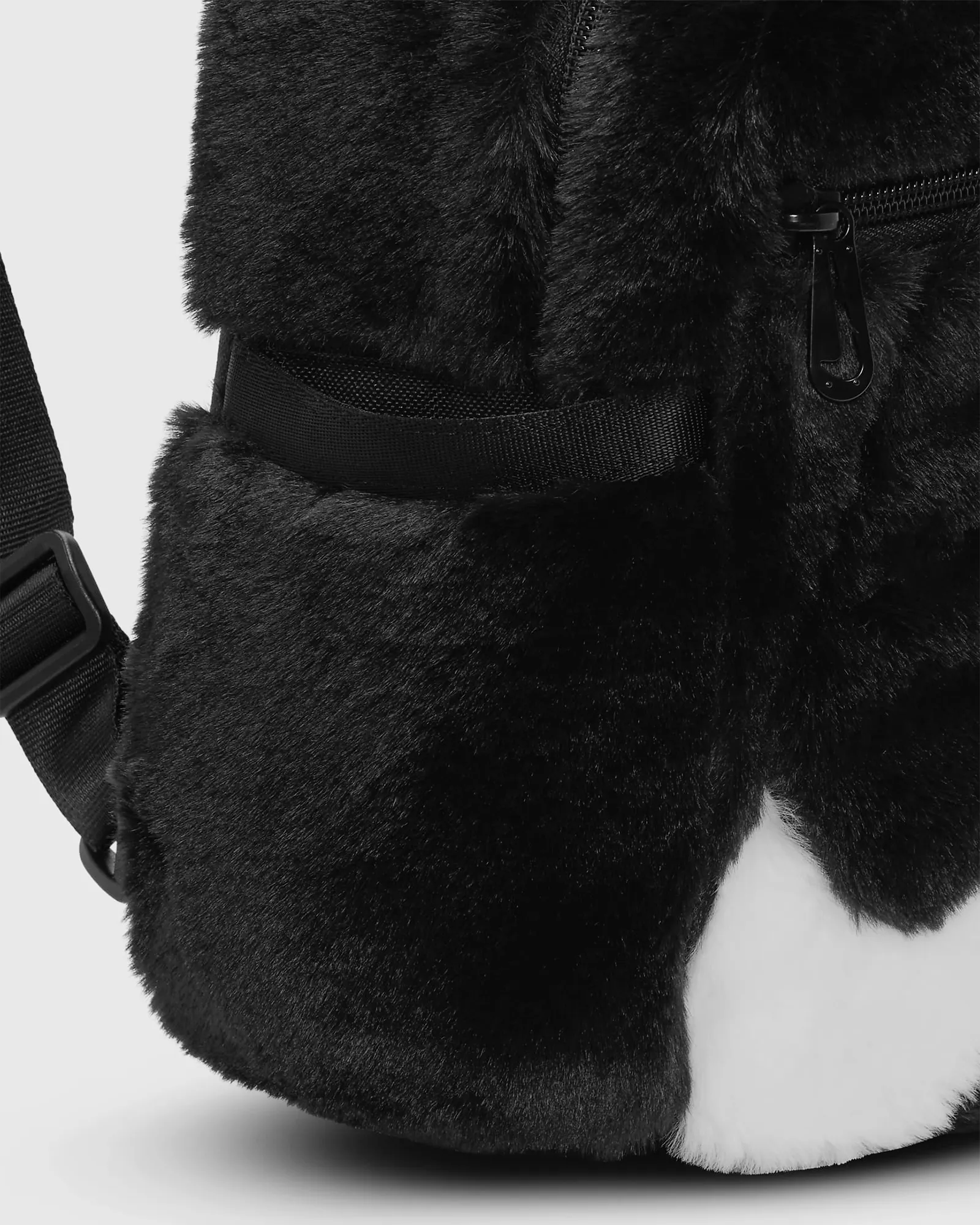 Nike Sportswear Futura 365 Faux Fur Mini Backpack (6L)
