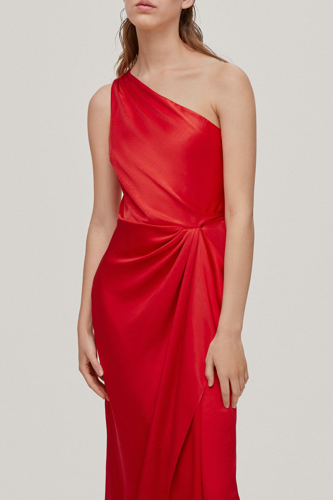 Vestido assimétrico de cetim - Vermelho