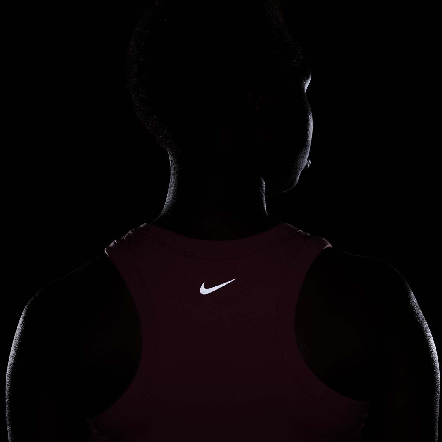 Nike  One Fitted Tanktop