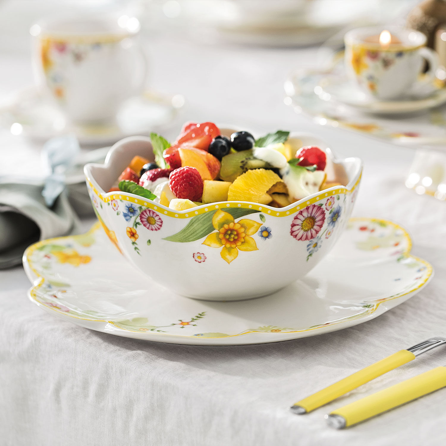 Spring Awakening Salad serving bowl Yellow, 20.3 oz, Premium Porcelain