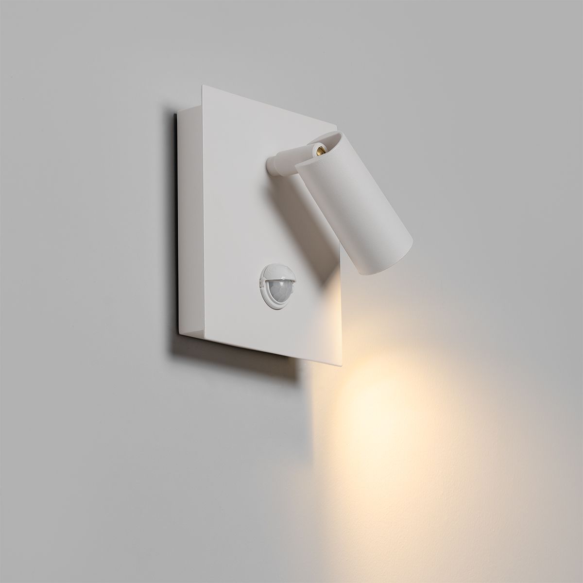 Buiten wandlamp wit incl. LED IP54 bewegingssensor - Simon