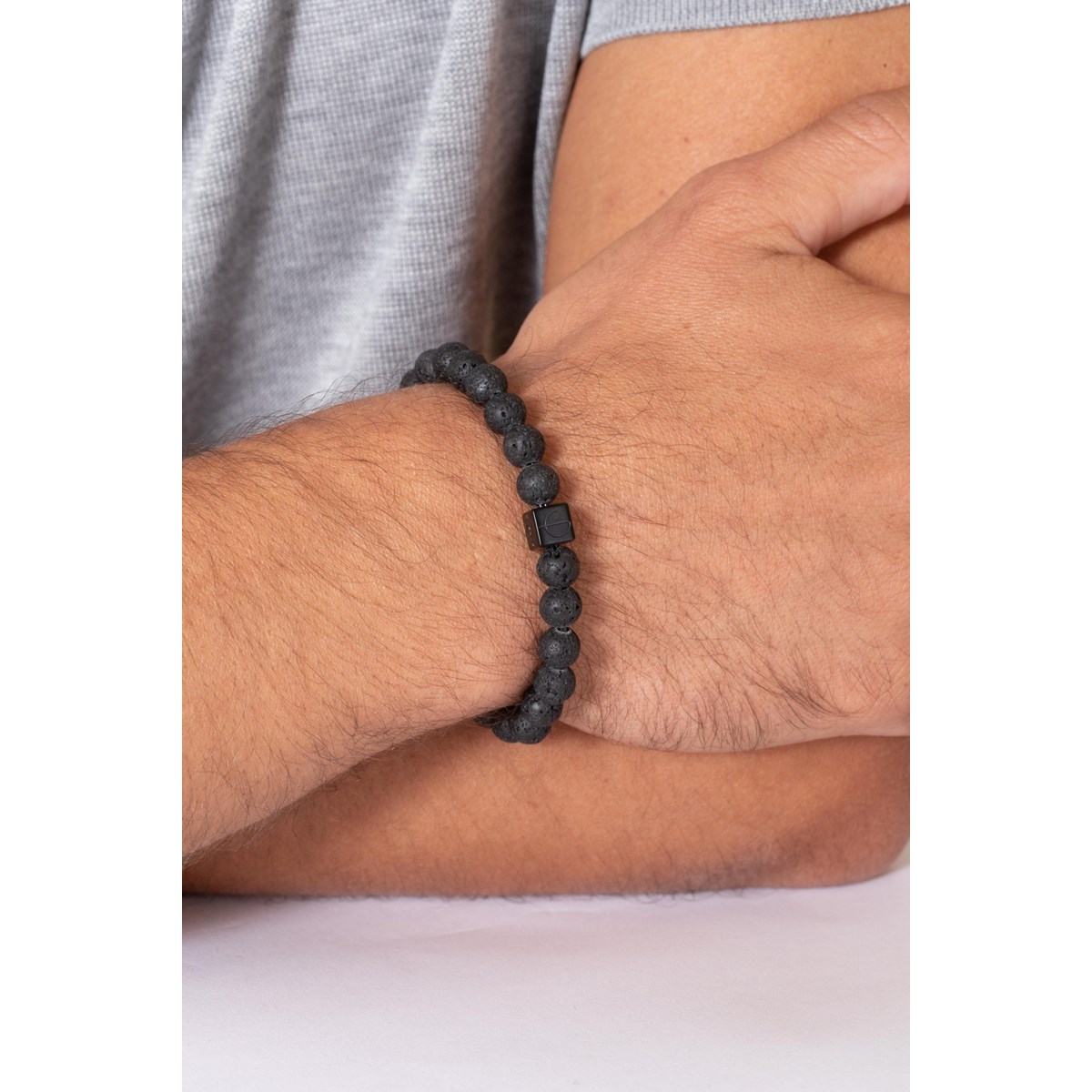 Bracelet souple Orso en PVD avec lave noir