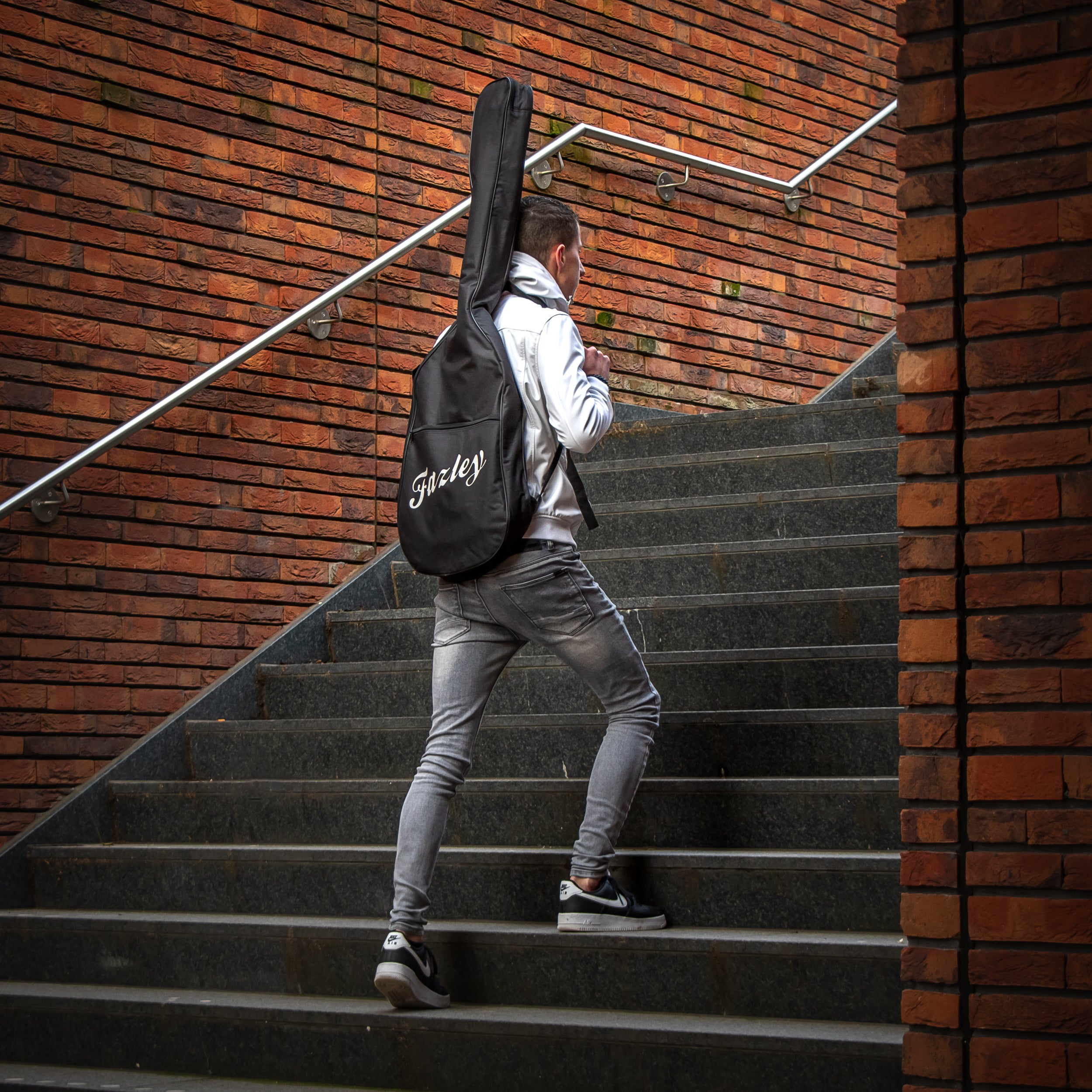Fazley Carrier B4BB Basic gigbag voor elektrische basgitaar zwart