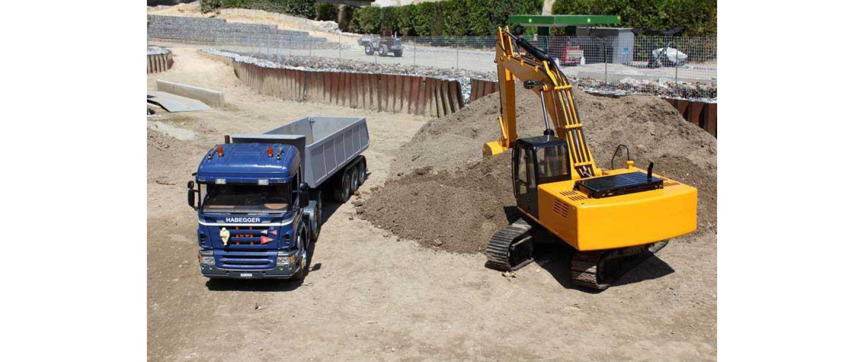 Kettenbagger Earth Digger 4200XL ARTR<br>Ab auf die Baustelle
