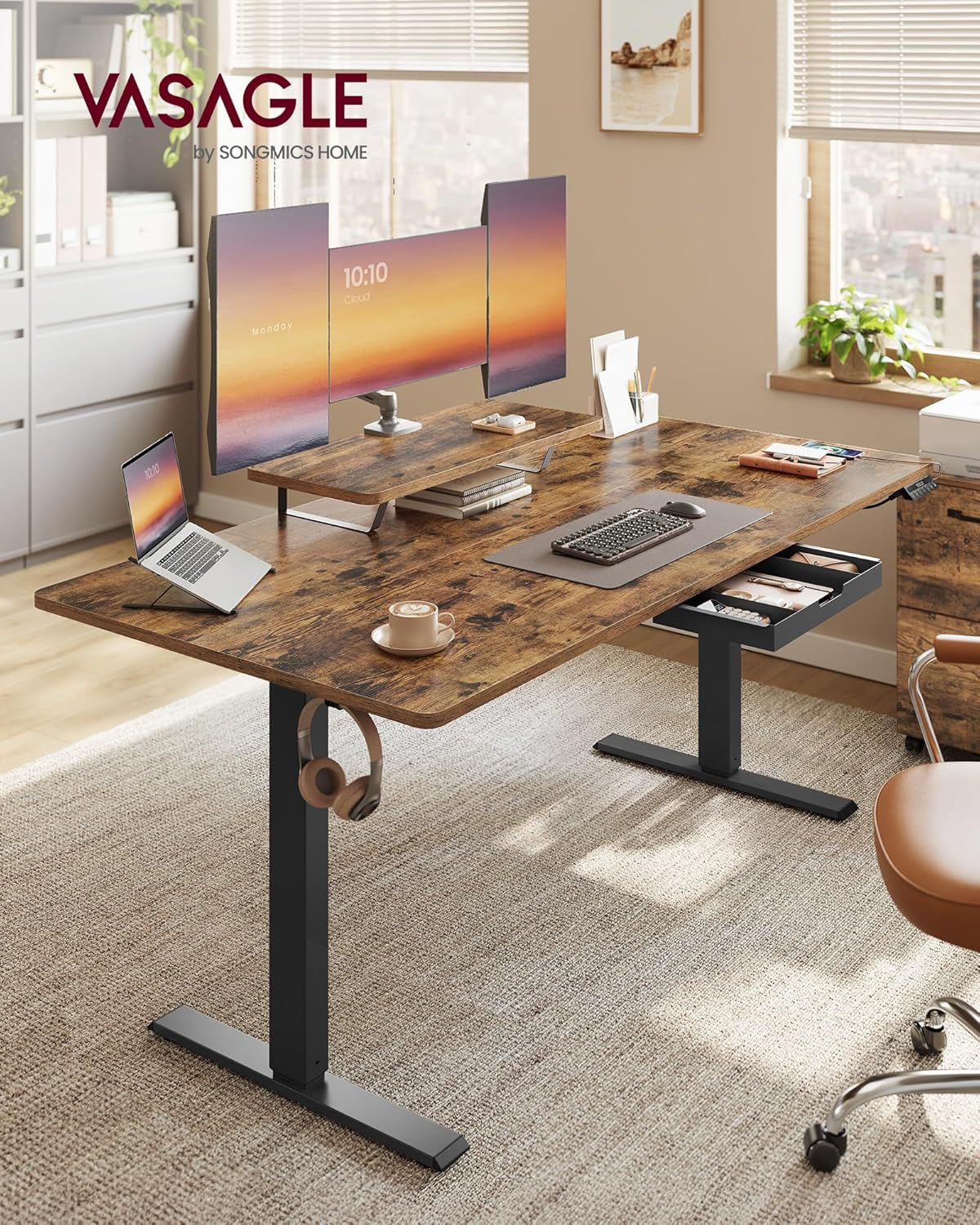 VASAGLE Höhenverstellbarer Schreibtisch, 160 x 80 cm, flexibel montierbarer Monitorständer, Schublade, USB-C-Anschluss, Erinnerung bei langem Sitzen, für Büro, vintagebraun LSD156KD01