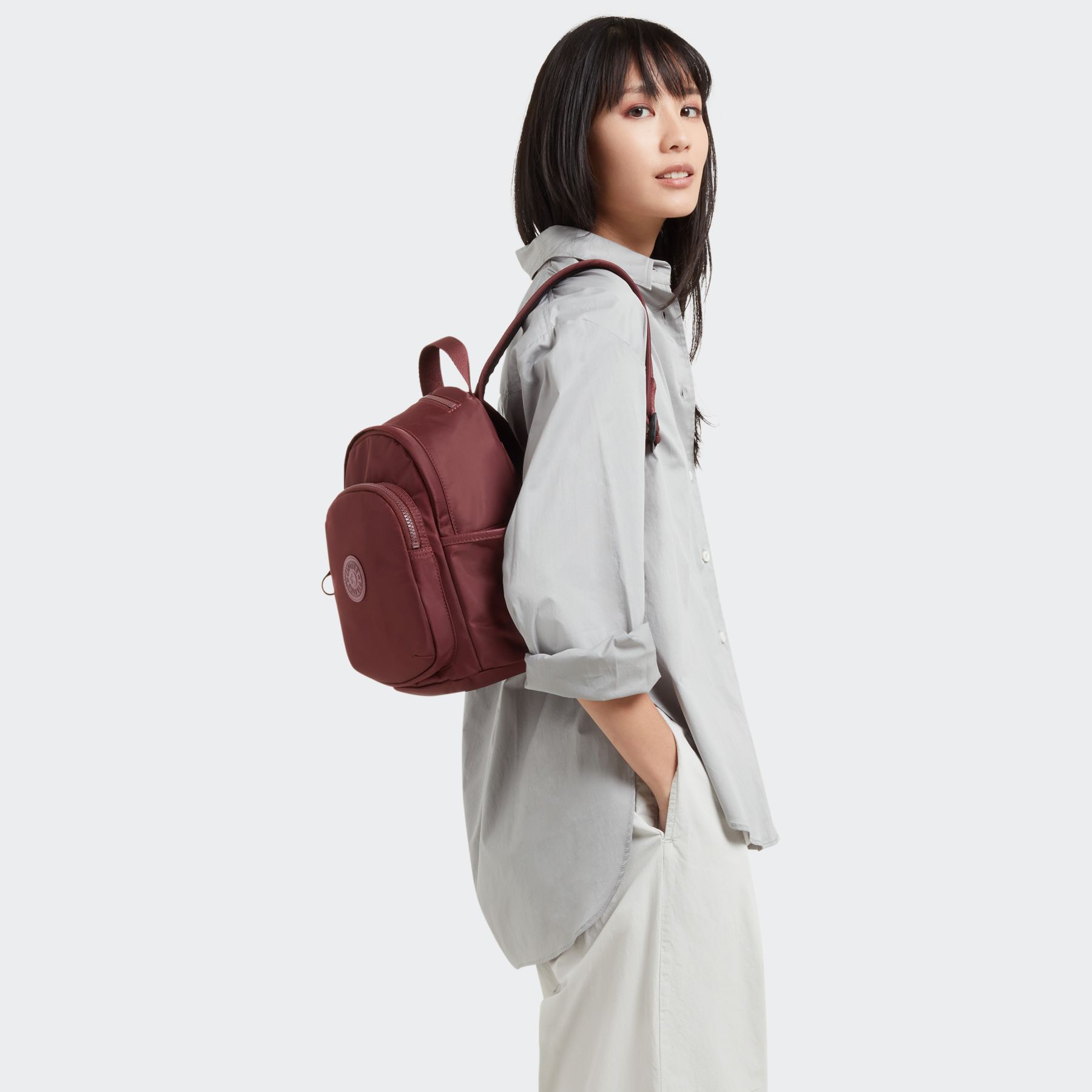 DELIA MINI Petit Sac à Dos avec Poche Frontale et Poignée Supérieure - Deep Aubergine