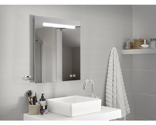 LED badkamerspiegel Lina 60x80 cm IP 44 (beschermd tegen vreemde voorwerpen en spatwater) met anti-condensfunctie en dubbele USB-aansluiting