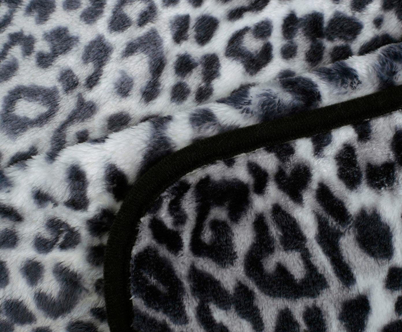 Gözze Wohndecke »Schneeleopard« mit gedrucktem Motiv, Kuscheldecke