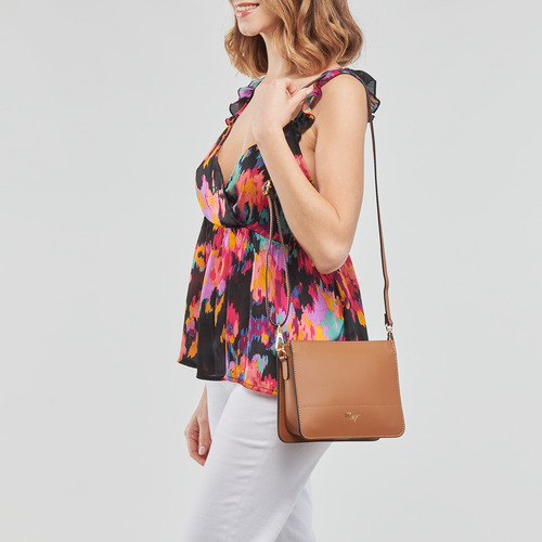 Betty London - ODALY - Camel