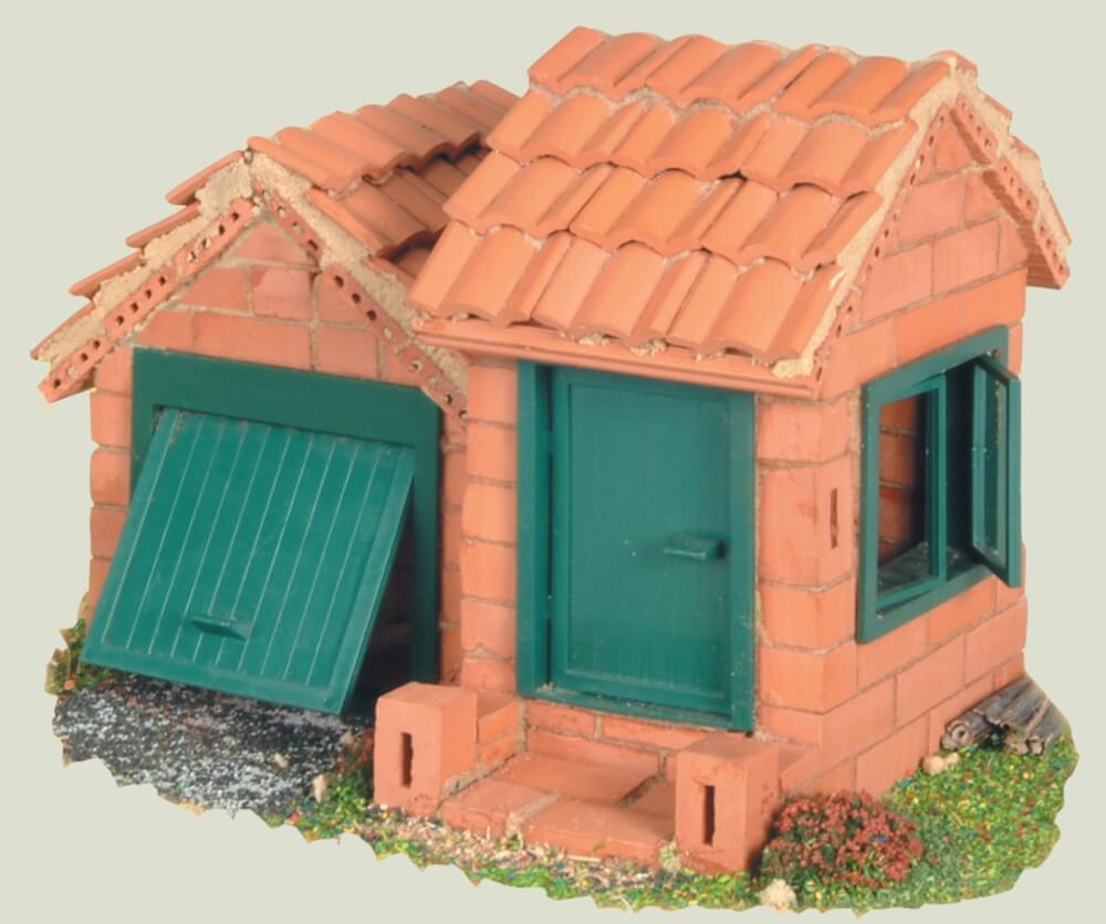Teifoc Haus mit Ziegeldach