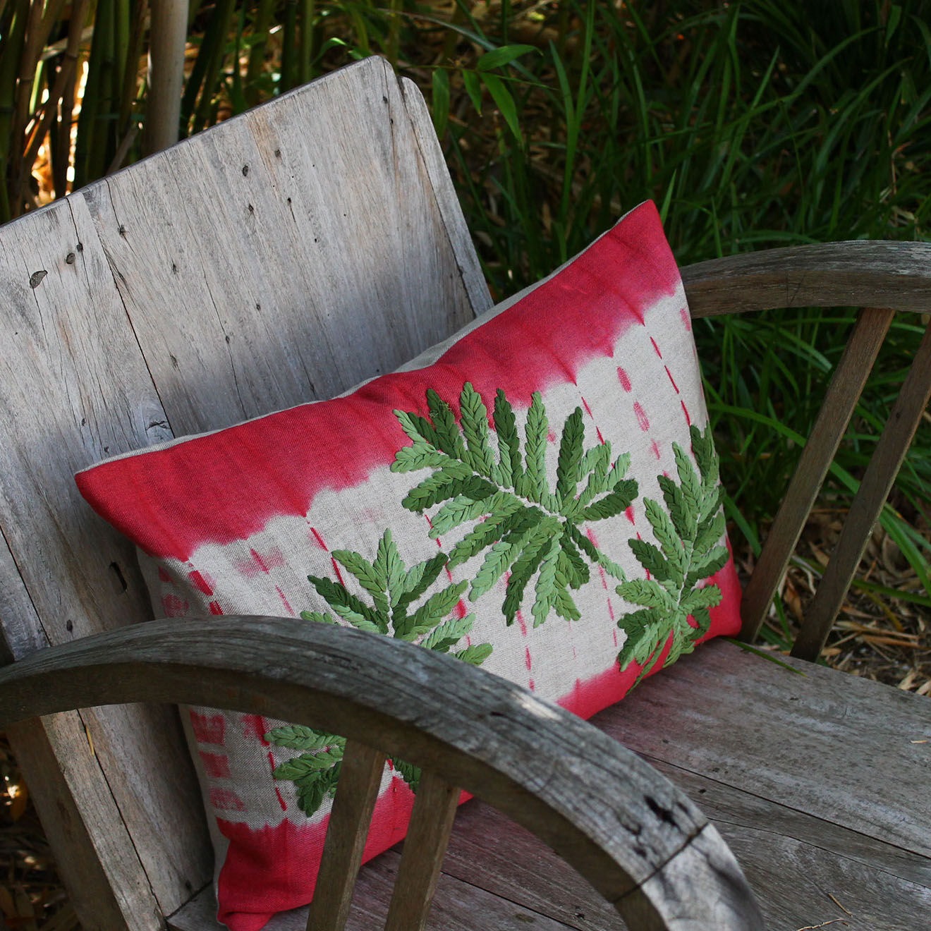 En Fil d'Indienne Housse de coussin Tropical lin mélangé framboise - 35x50 cm