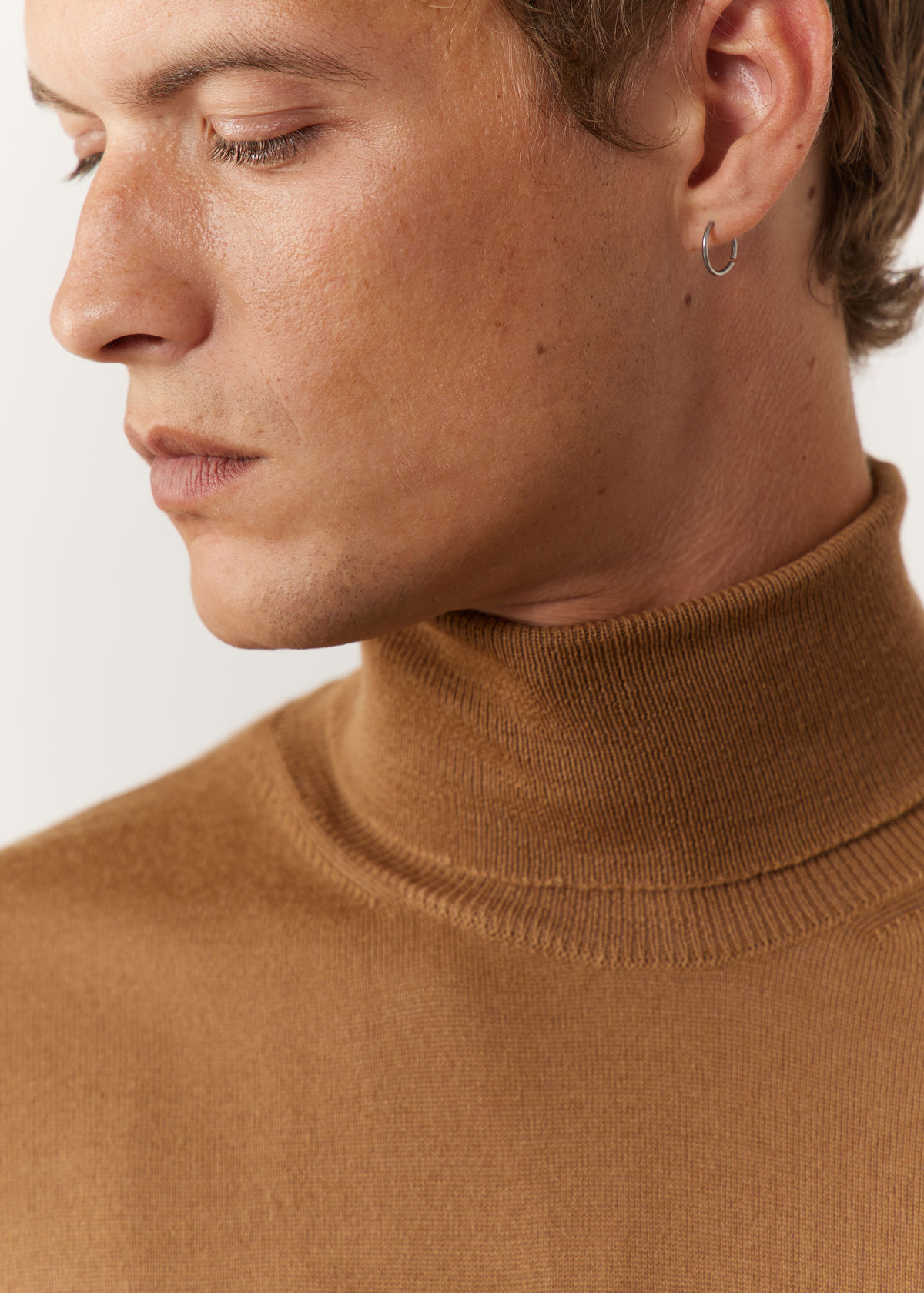 Pull col roulé en laine Mérinos mélangée unie cognac