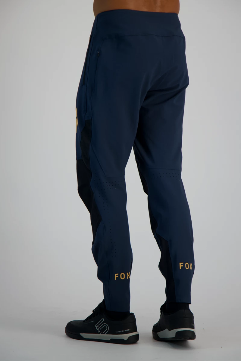 FOX Defend Taunt Herren Bikehose