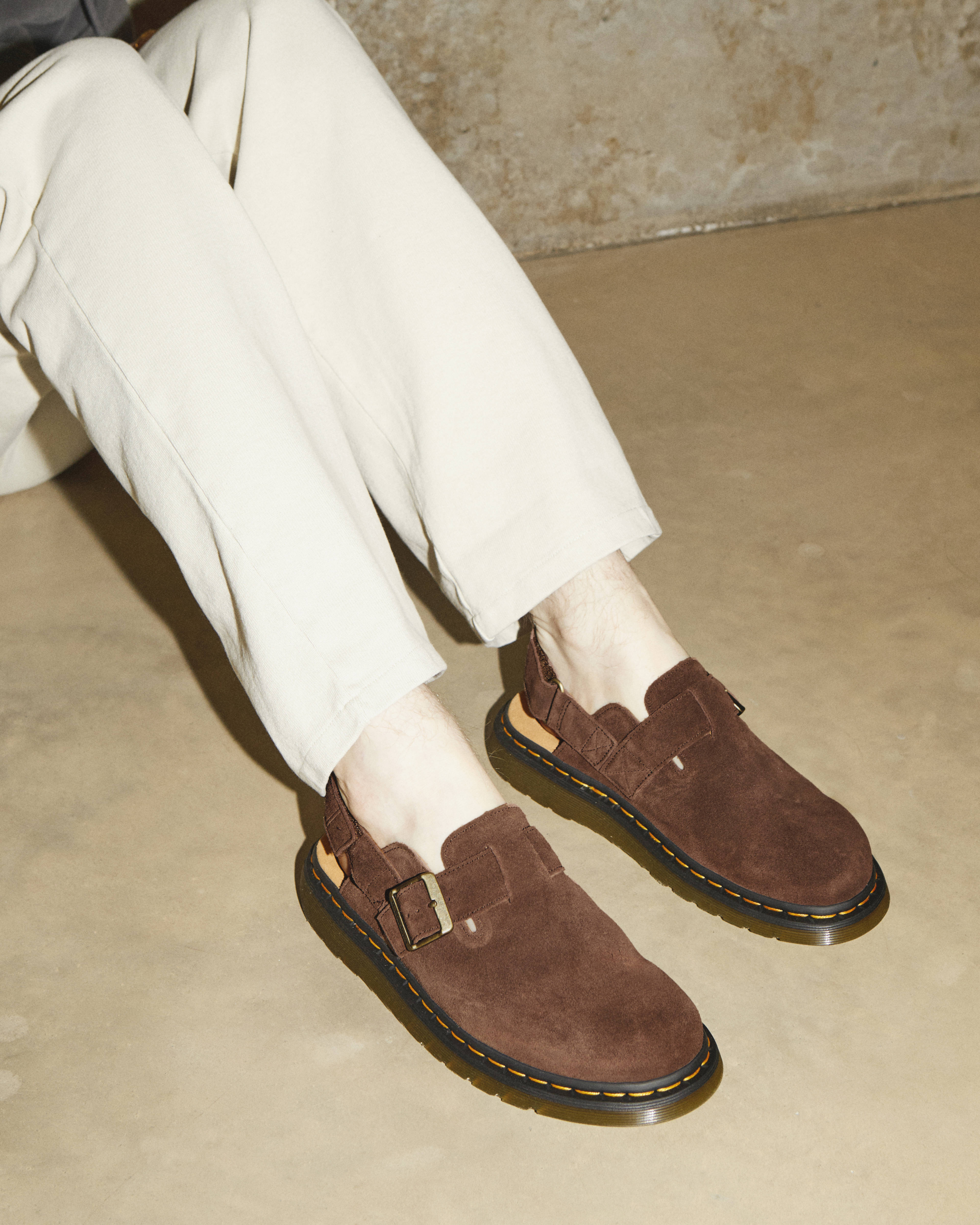 Dr. Martens Jorge II  suède clogs donkerbruin