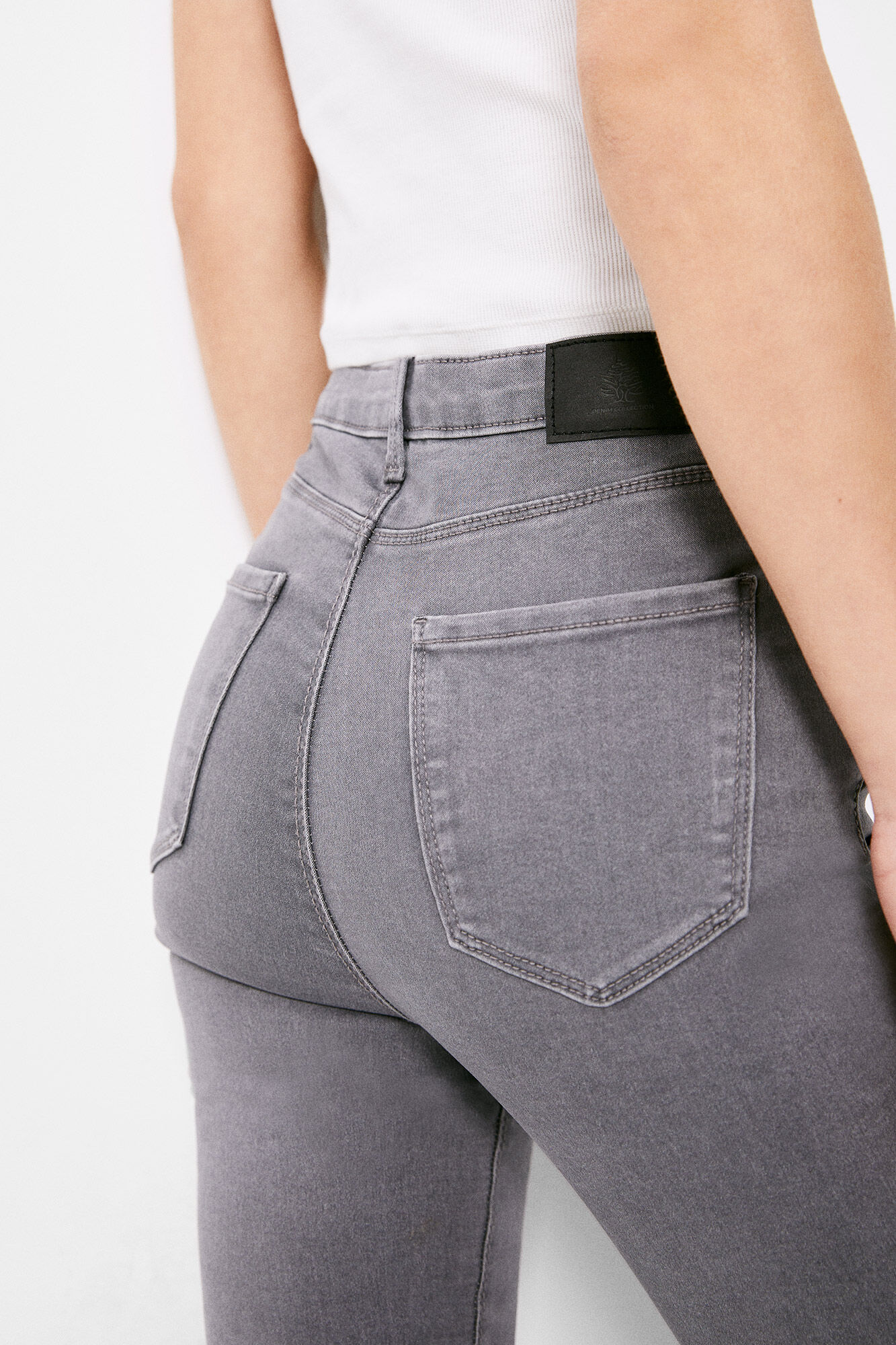 Calça jeans jegging com lavagem sustentável - Cinza escuro