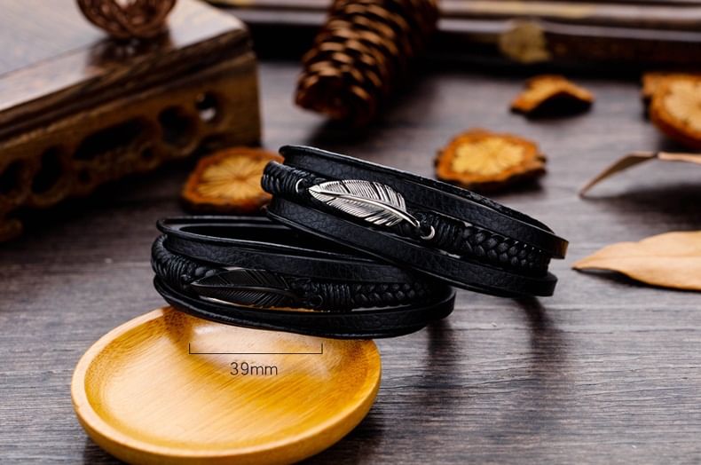 Tenri - Armband met gelaagde imitatieleren veren