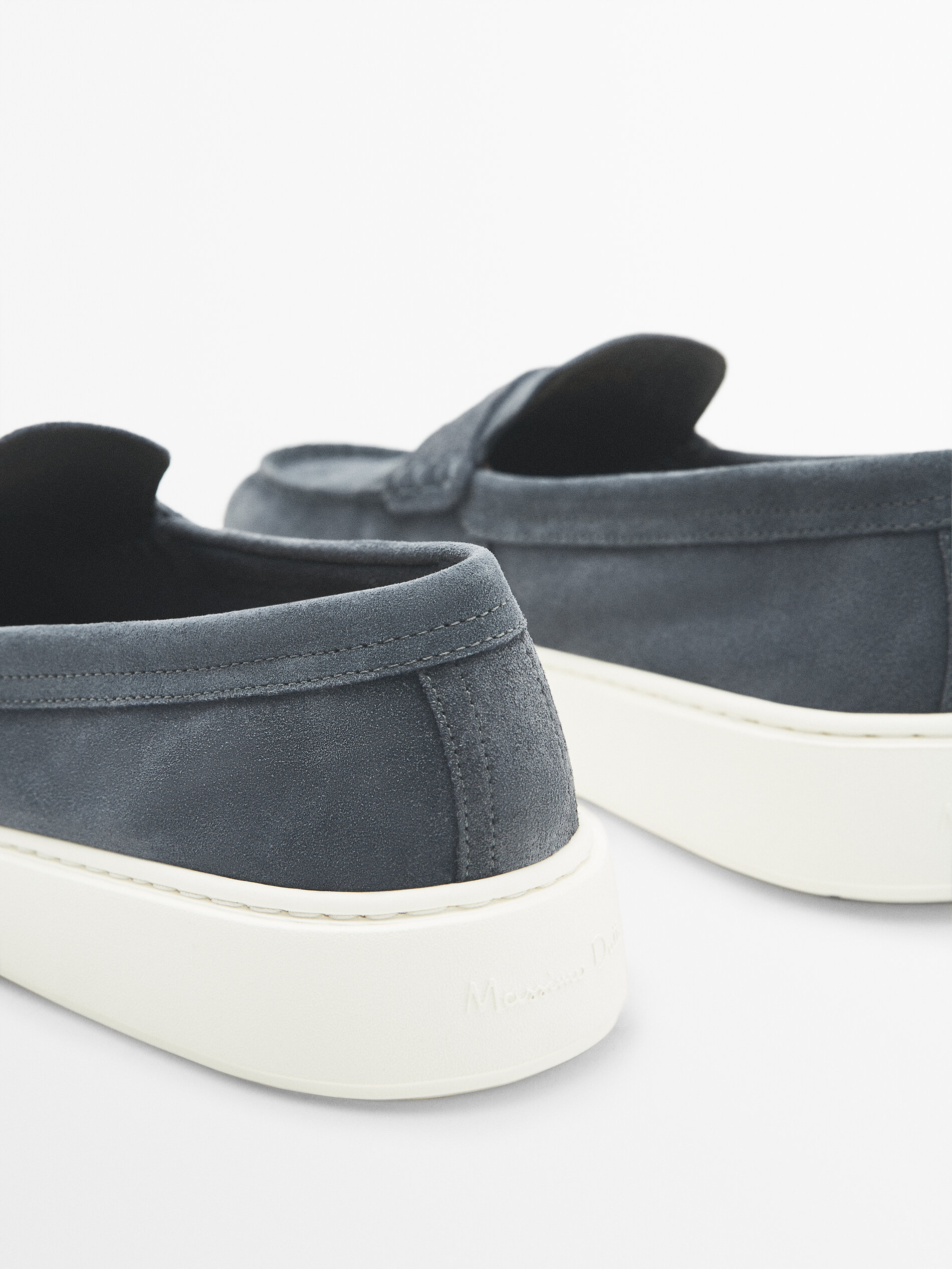 Mocassim de camurça com tira decorativa - Azul lavado