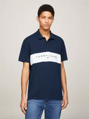 Polo de corte regular com painéis em blocos de cores