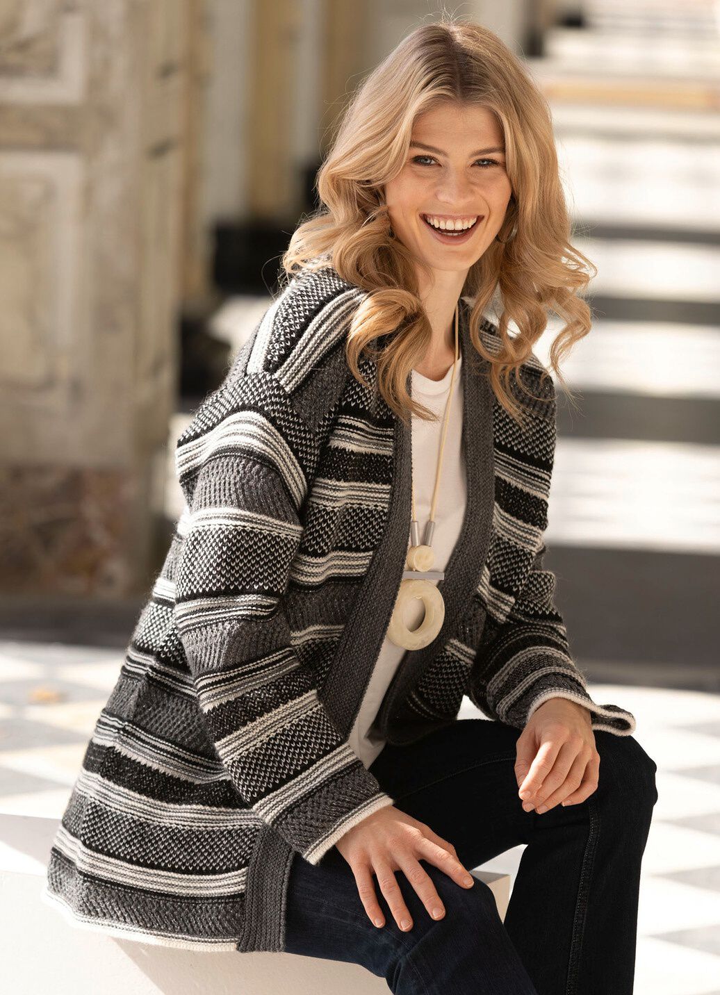 Strickjacke mit Alpaka und in Strukturmix