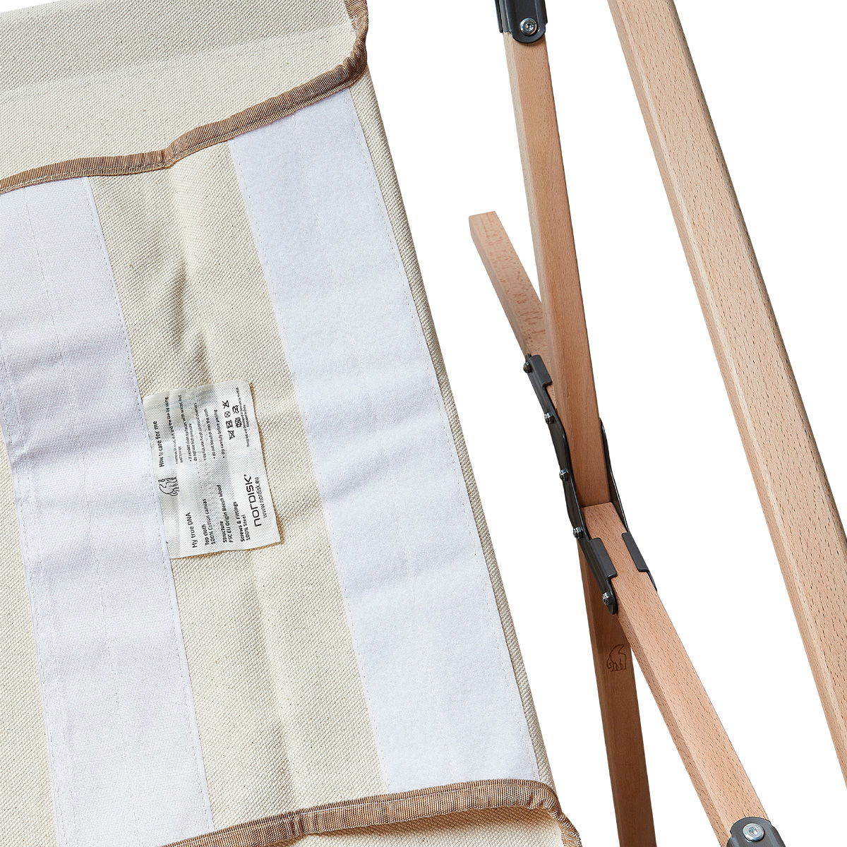 Nordisk Rold Wooden Bed / Feltseng