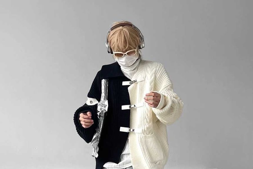 Real Boy - Tweekleurige asymmetrische gespcardigan