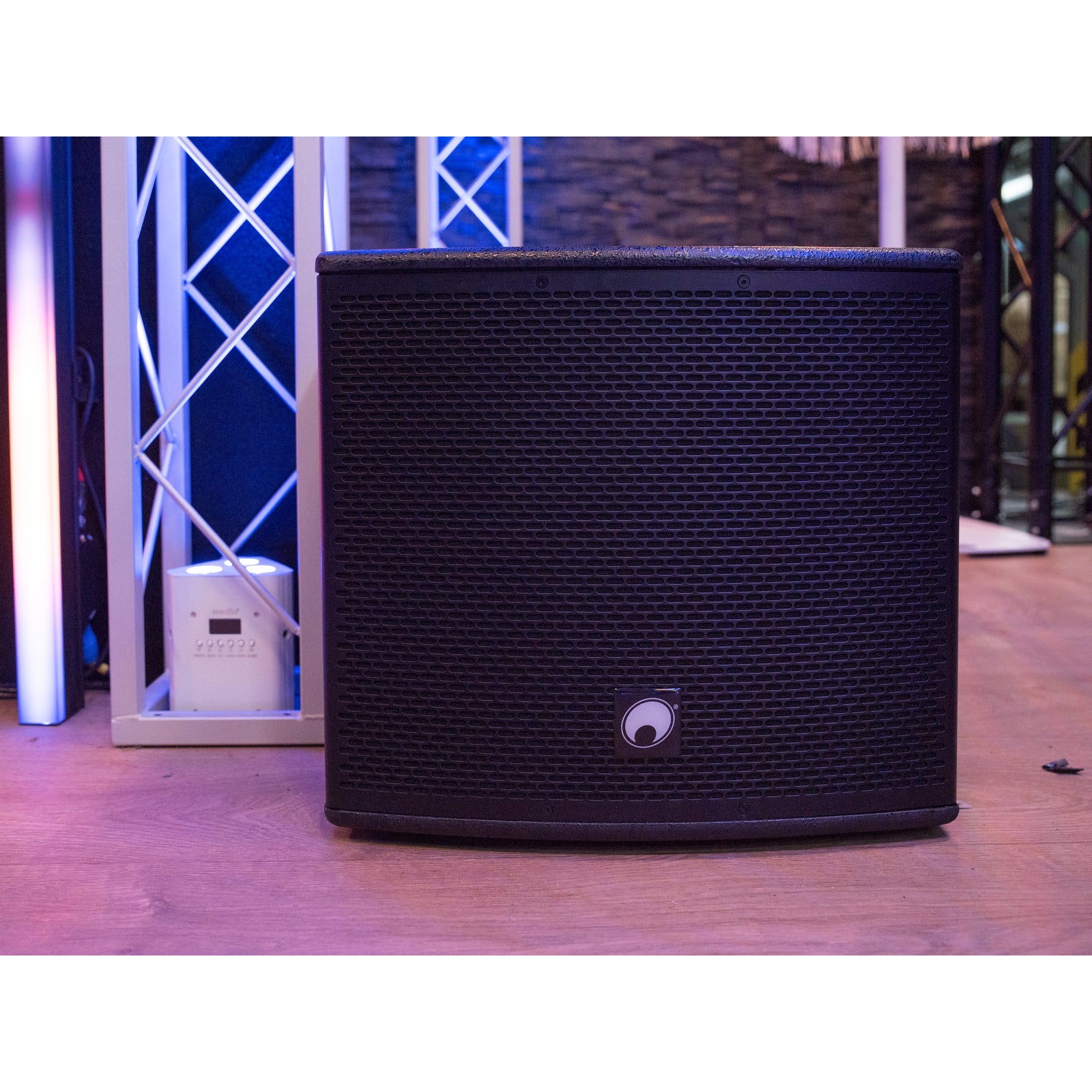 Omnitronic MOLLY-12A actieve subwoofer met DSP 700W (zwart)