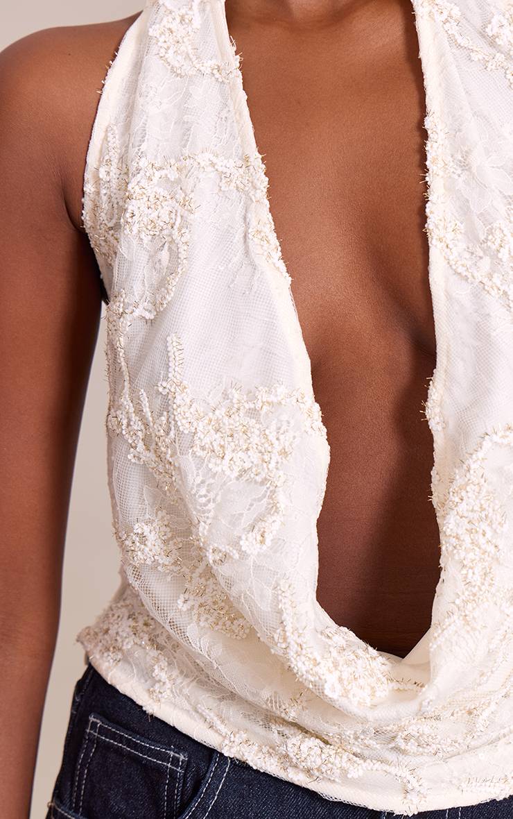 Crème Top Col Bénitier Brodé De Perles