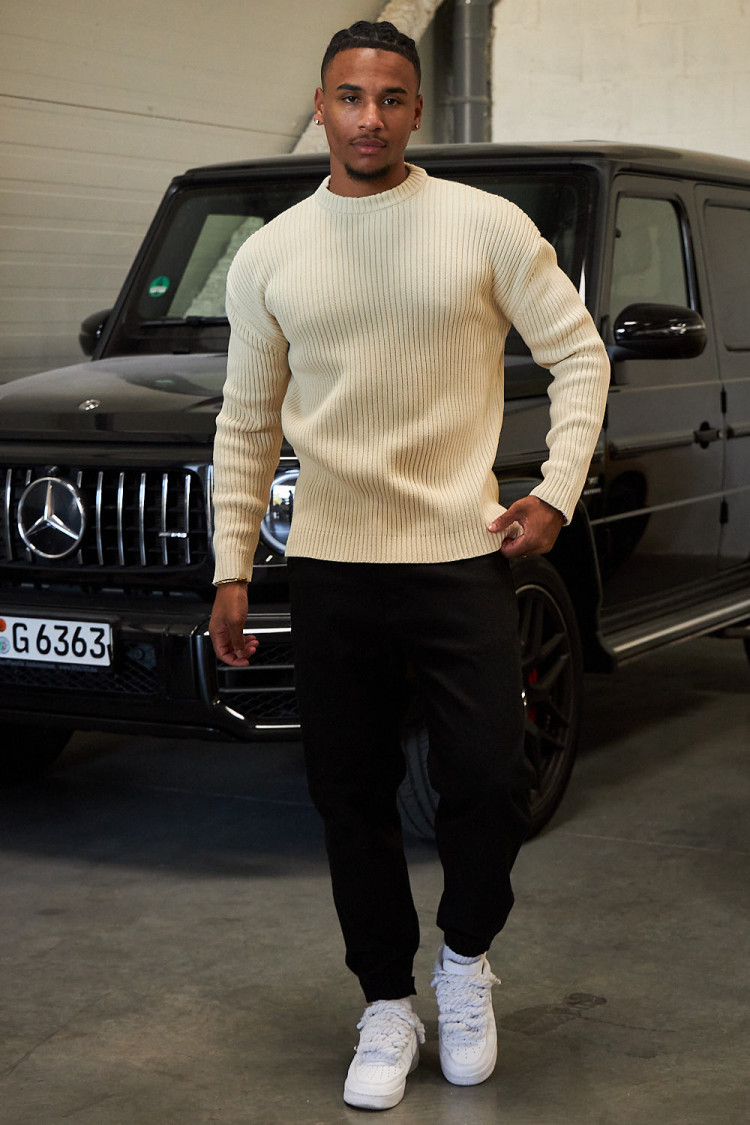 Pull beige en maille à col rond