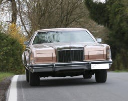 Oldtimer fahren Lincoln Continental
