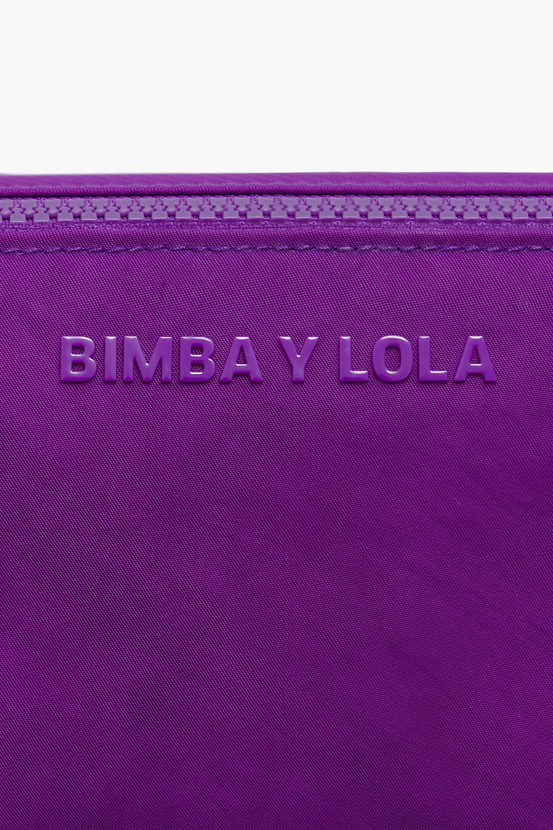 Nécessaire trapezoidal tamanho M violeta