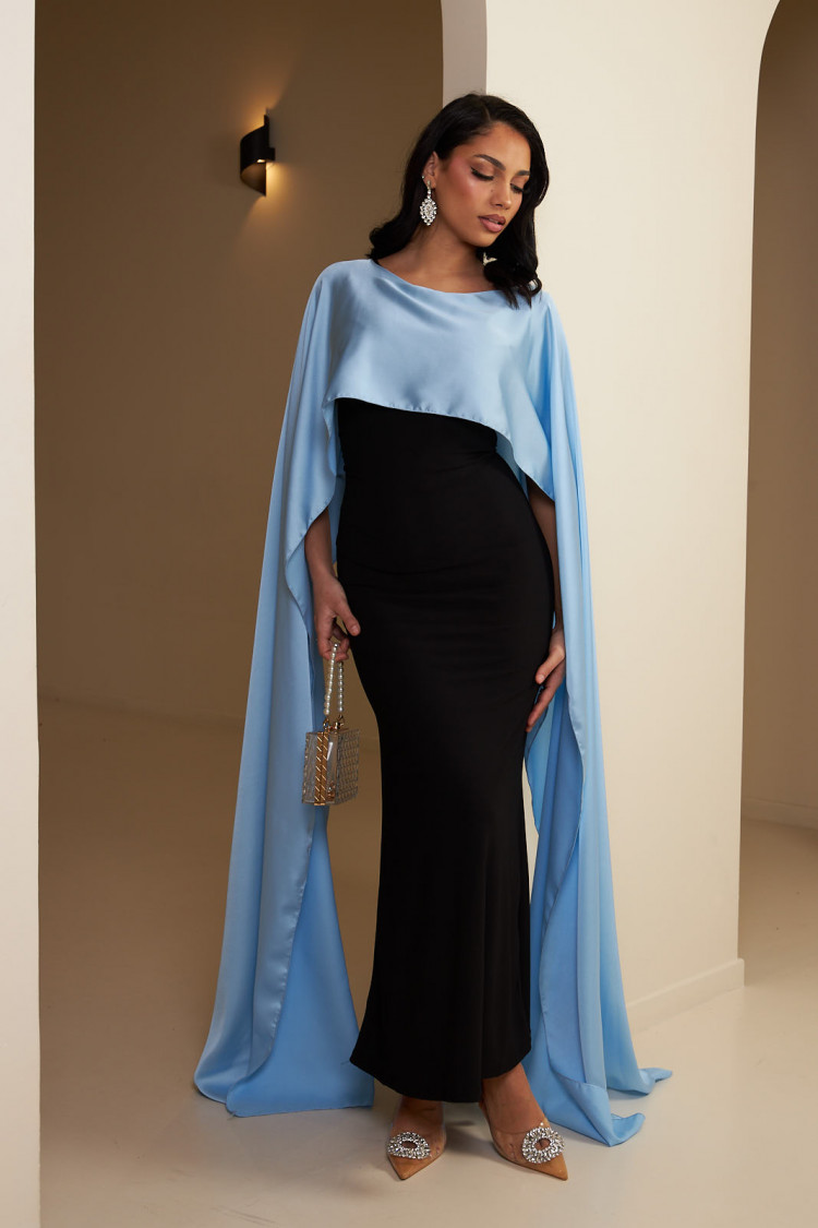 Robe noir ample satinée à empiècement voile bleu ciel