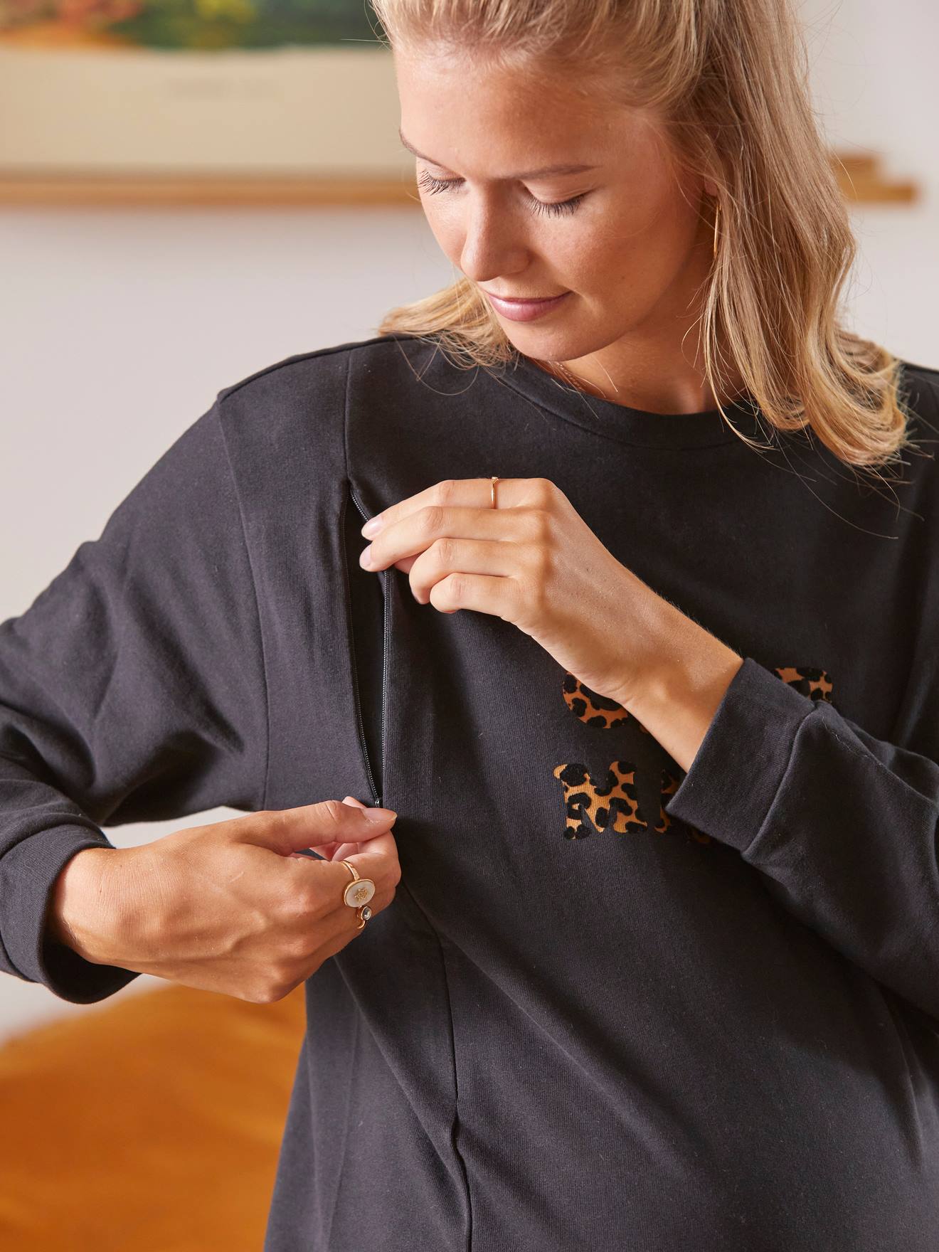 Moletom de lã com mensagem para gestantes e lactantes, preto liso com estampas.