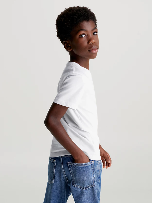 Camiseta infantil com logotipo