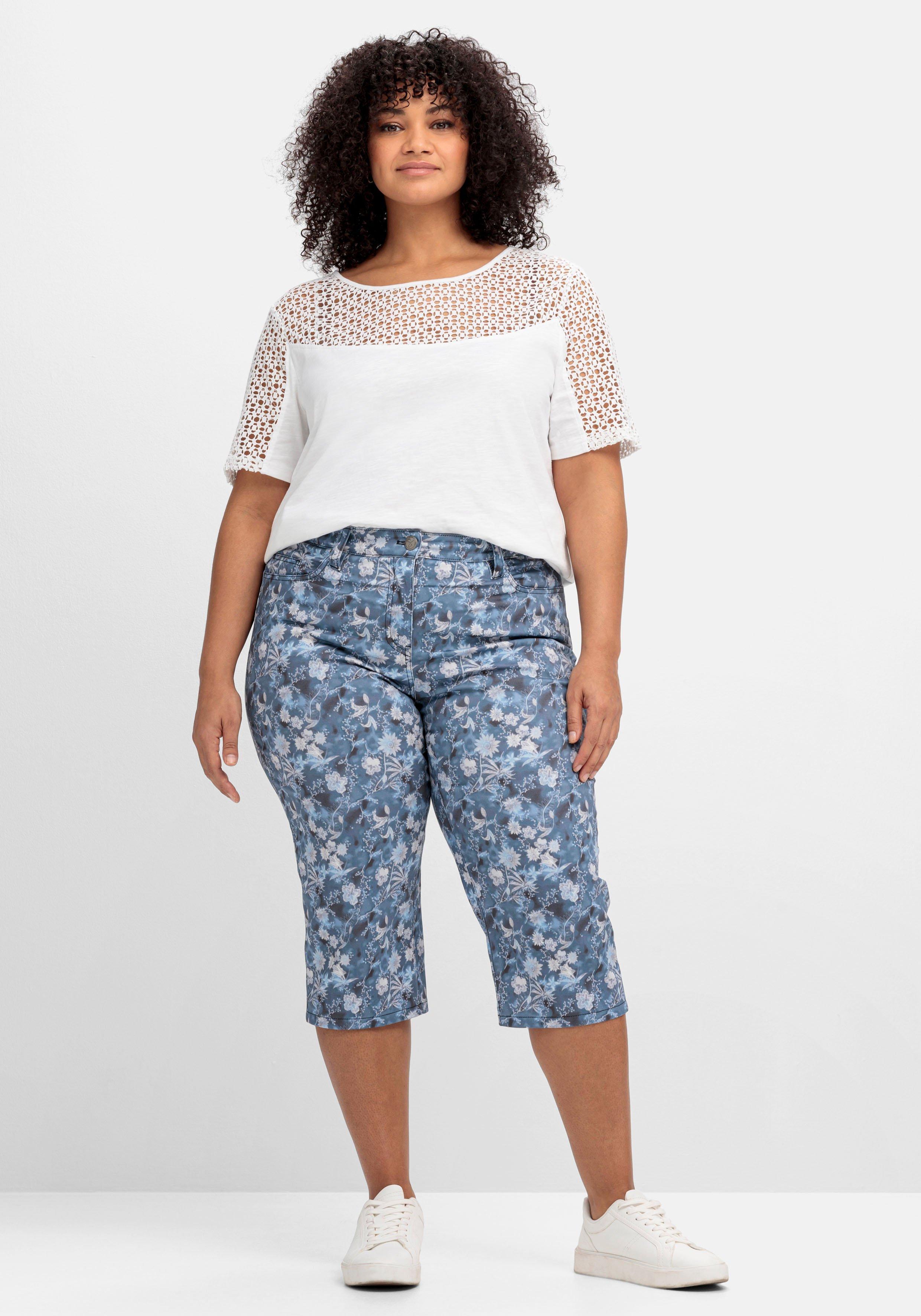 Caprihose mit floralem Alloverdruck