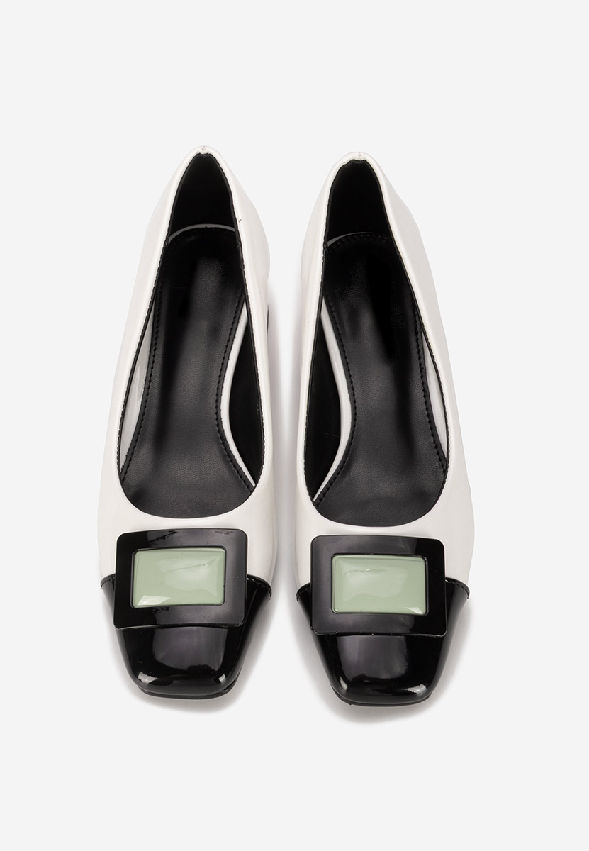 Chaussures vernies à talon épais blancs Aylinea