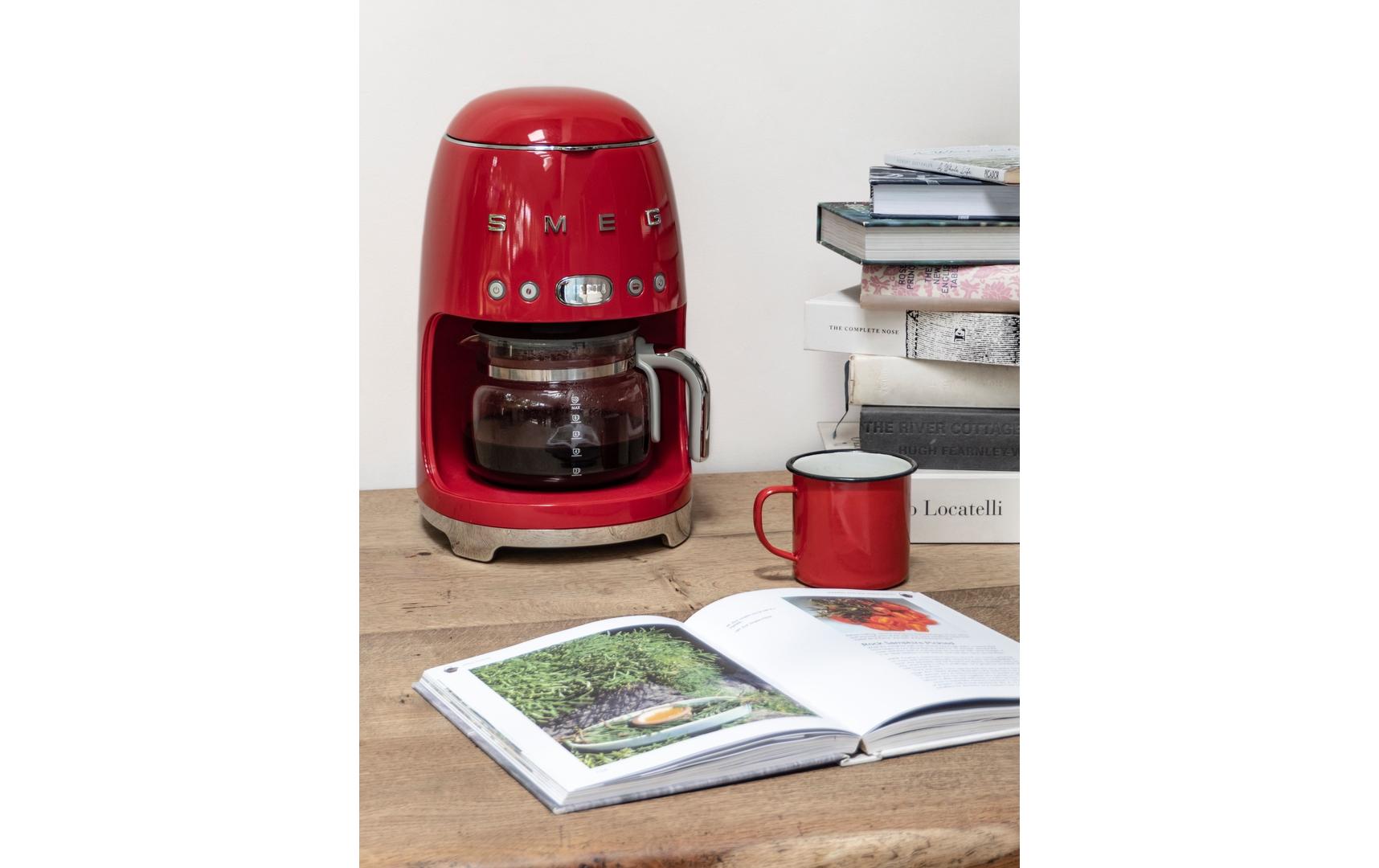 Filterkaffeemaschine 50's Style DCF02RDEU Rot<br>Kaffeemaschine mit Glaskanne
