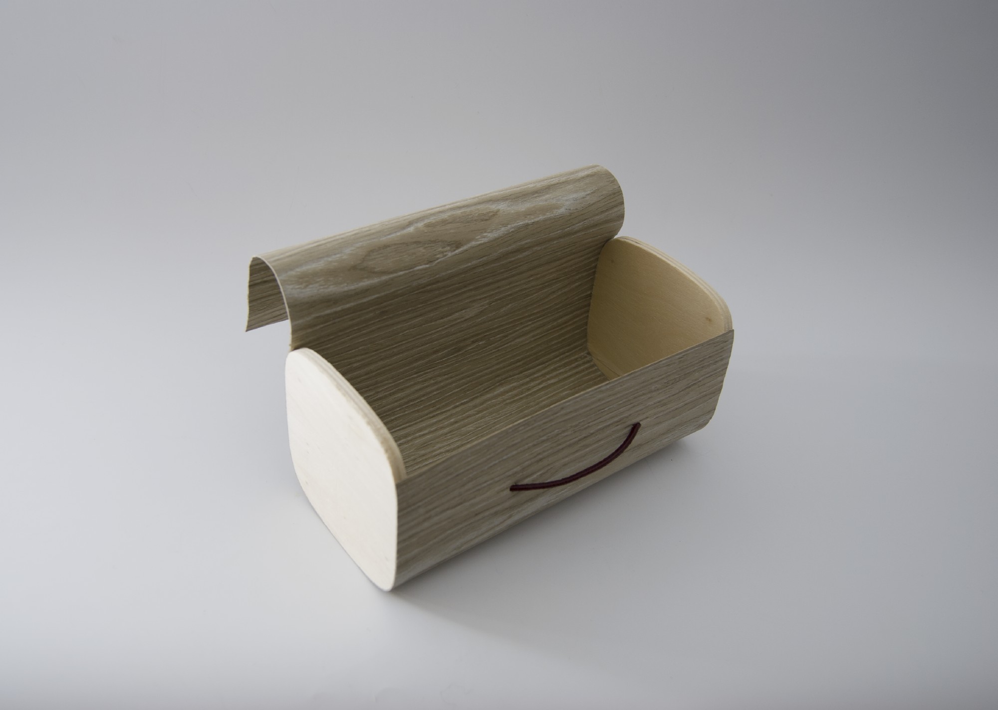 Box 'Rasa' mit Knopfverschluss, dunkles Furnier, T 9 cm, H 9 cm, B 18 cm von fischer's lagerhaus