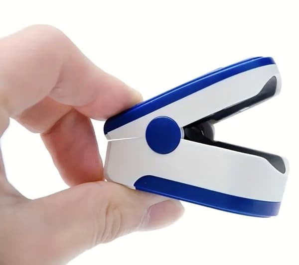 2 pakker  Oksymeter / Pulsmåler med OLED-skjerm