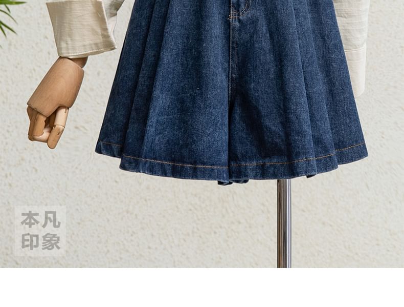 Rusutsu - Mini A-lijn denim shorts met hoge taille en plooien