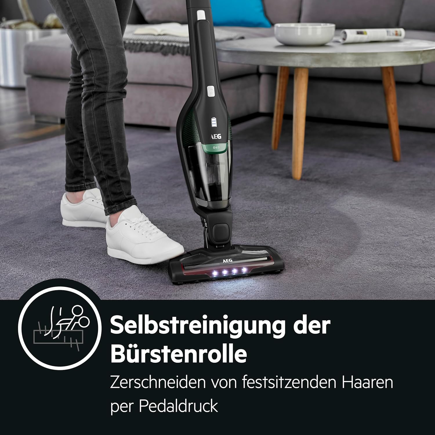 AEG Serie 3000 Ergorapido CX7-2-45MÖ 2in1 Akku Staubsauger, 50% Recyclingmaterial, beutellos, bis zu 45 min Laufzeit, freistehend, wendig, Bürstenreinigungsfunktion, LED, 0.5L, schwarz