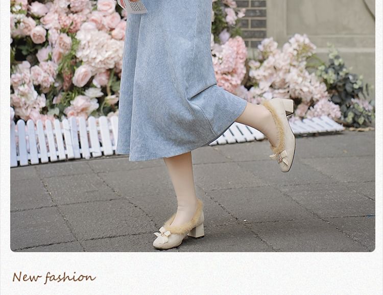 Cocaliso - Set: Blouse met lange mouwen, effen strik en kanten rand + Corduroy midi A-lijn overalljurk