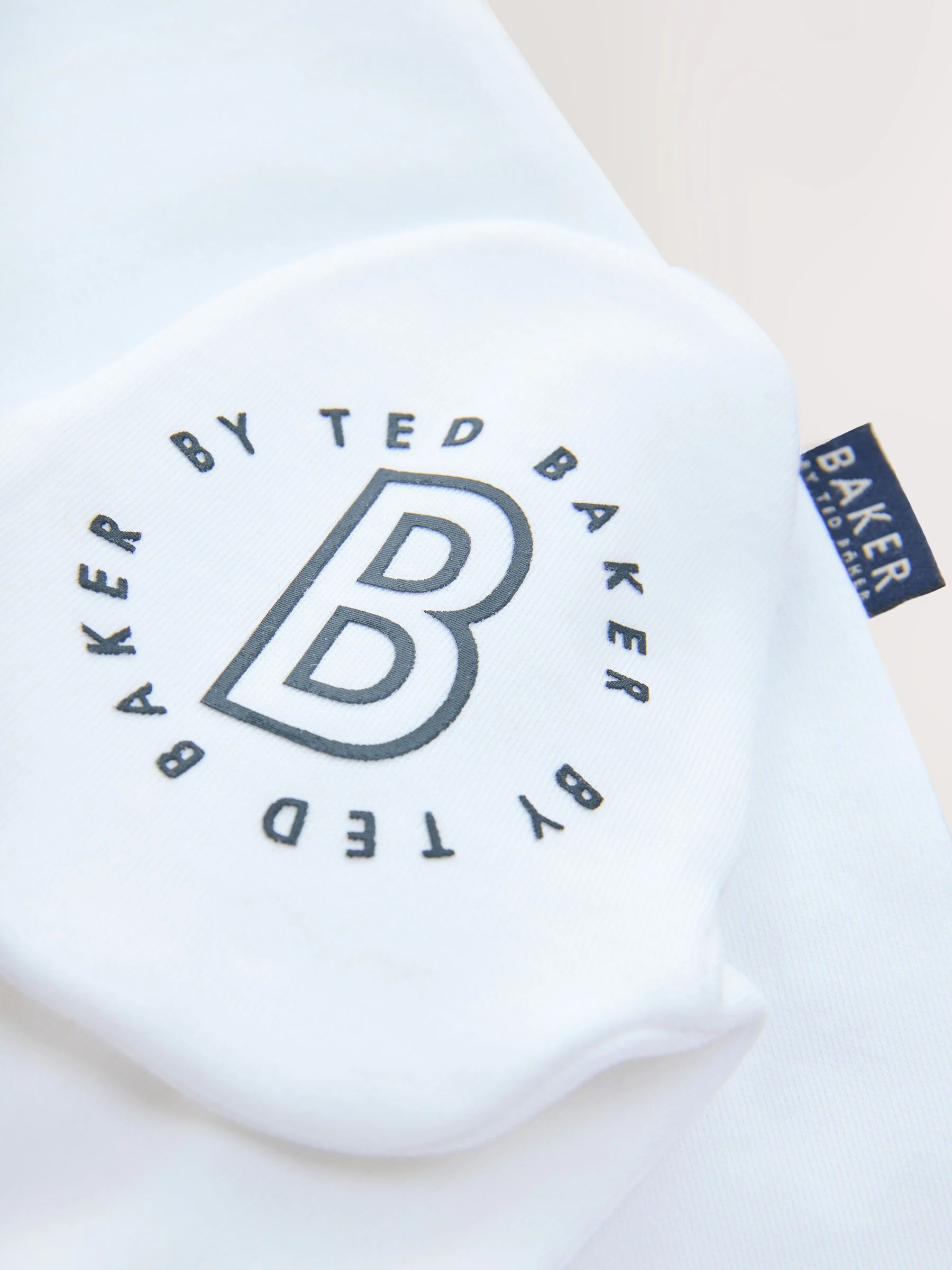Baker by Ted Baker - Born in 2026 - Witte babypyjama
